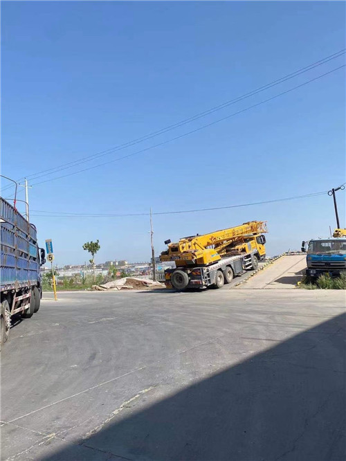 崇义县25吨吊车的租赁价格大概是多少？